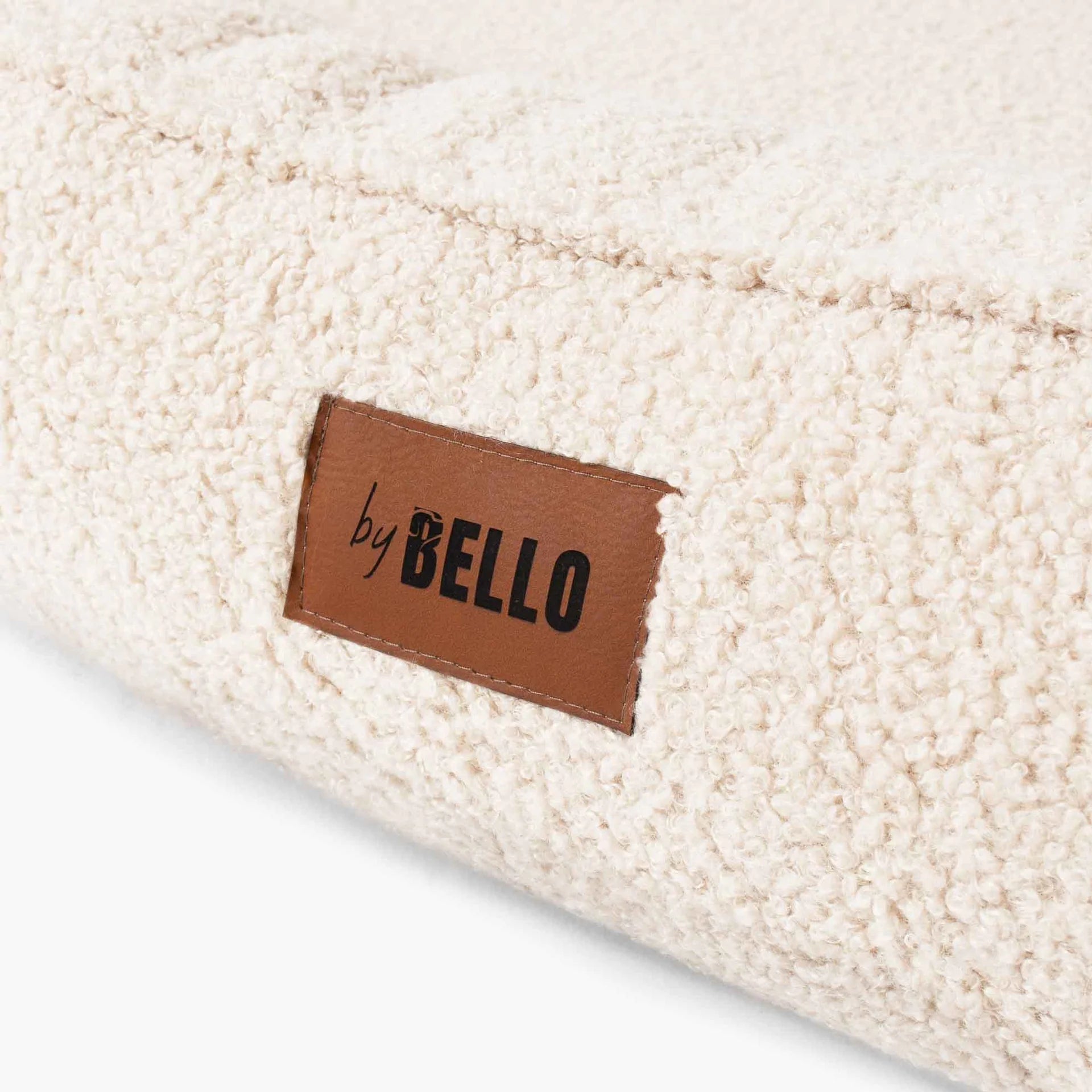 Hundbädd ROYAL Bouclé krämfärgad